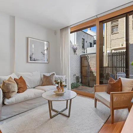 Stylish 2-Bed Victorian Terrace In Carlton Villa Melbourne Exterior photo