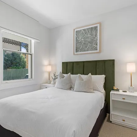 Stylish 2-Bed Victorian Terrace In Carlton Villa Melbourne Exterior photo