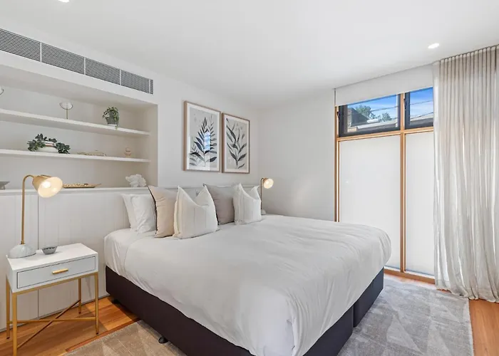 Stylish 2-Bed Victorian Terrace In Carlton